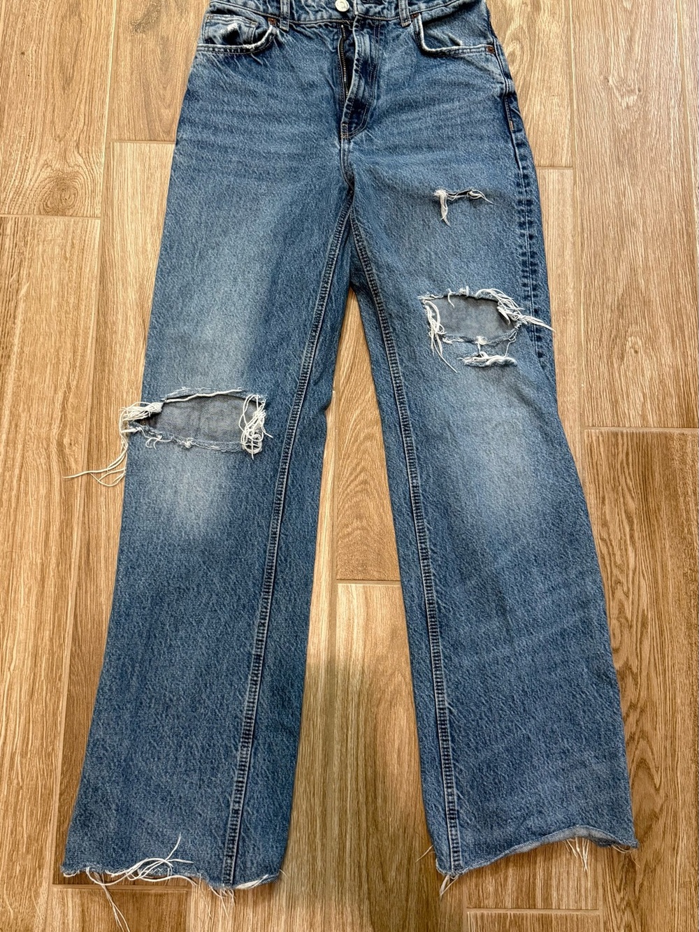 Zara Light Blue Denim Jeans with Contrast Stitching